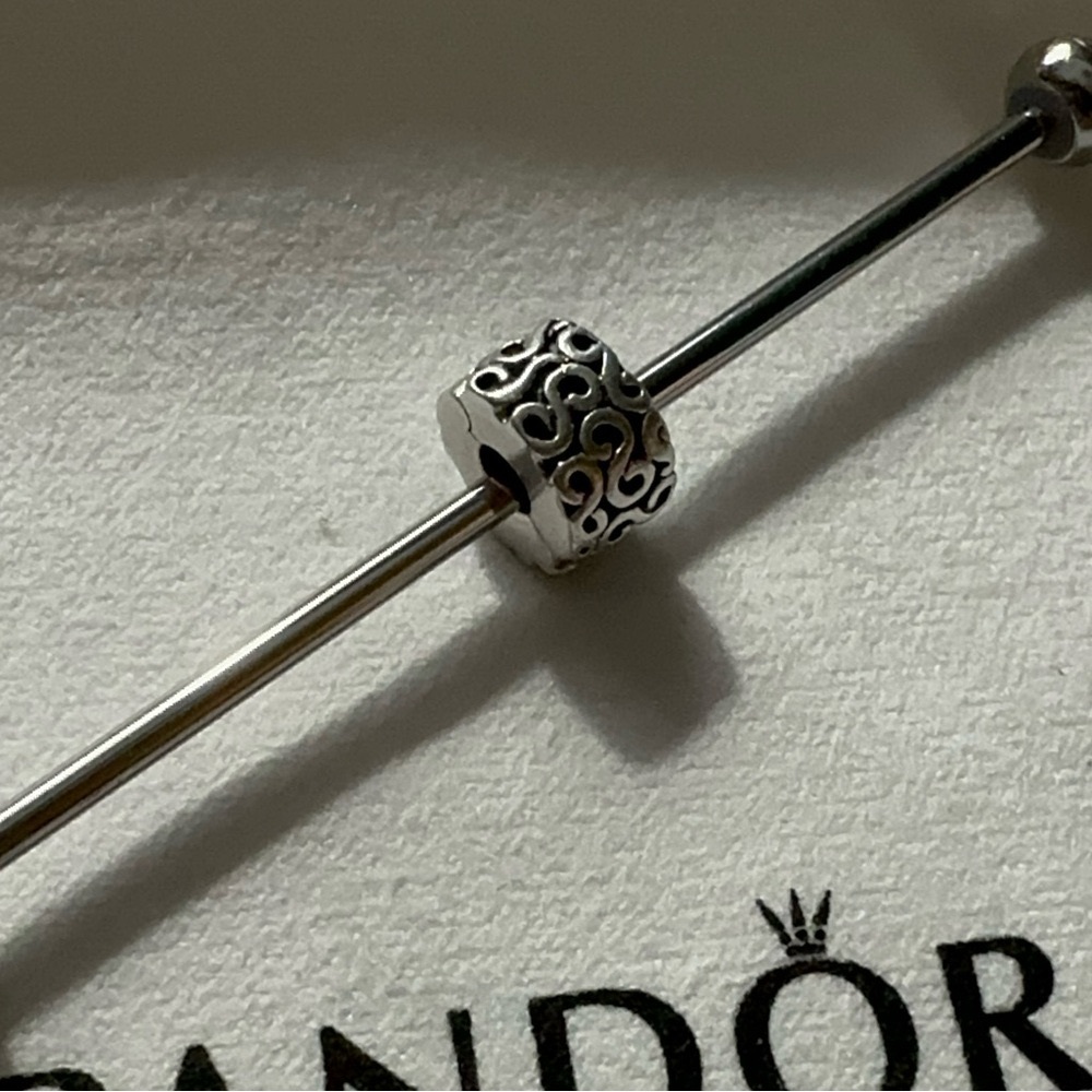 Authentic Pandora S clip swirl clip